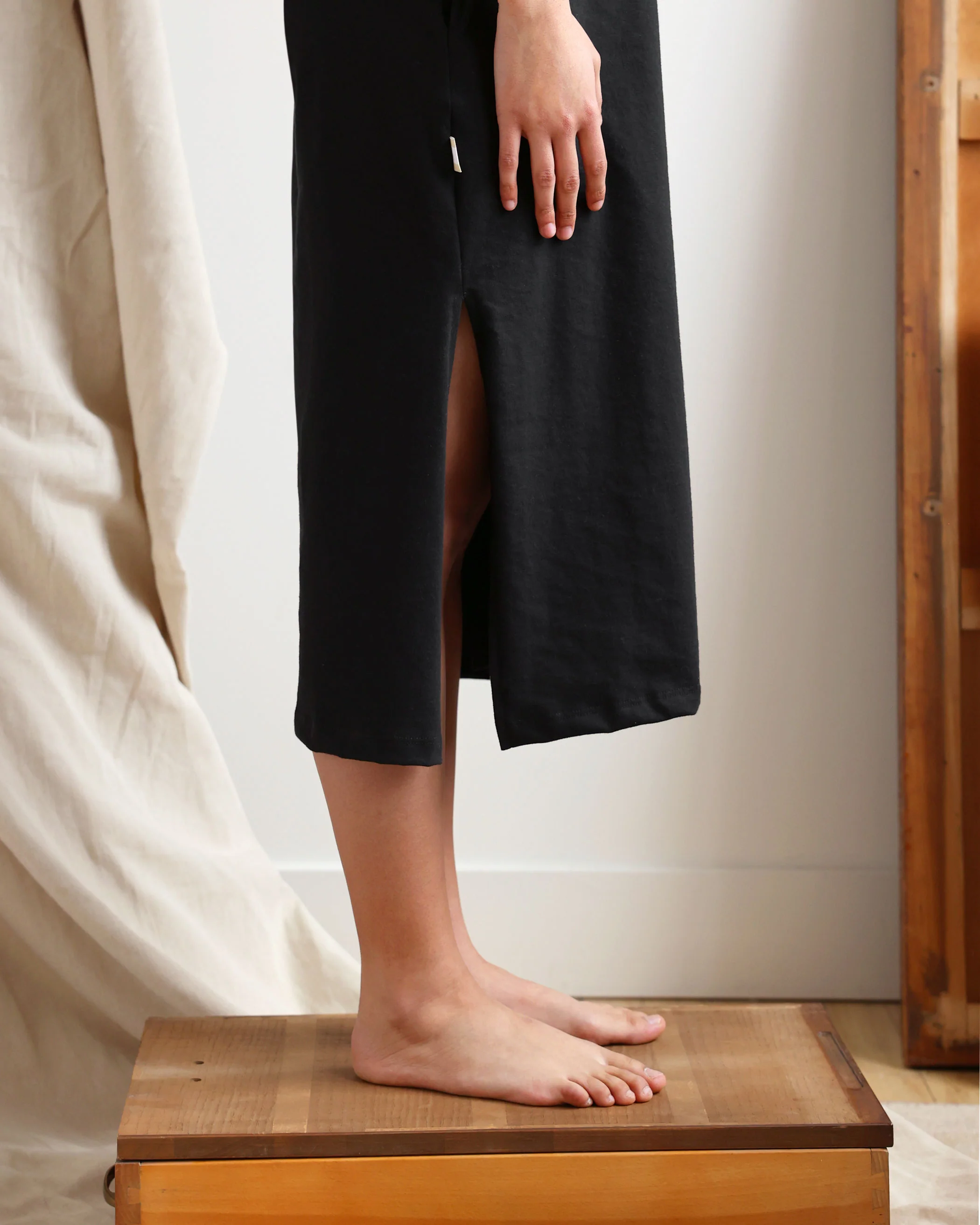 V-Neck Midi T-Shirt Dress Black - Image 3